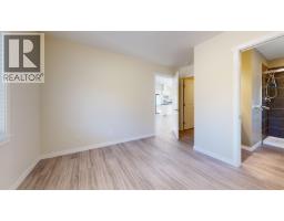 4942 Kyllo Road, 108 Mile Ranch, BC V0K2Z0 Photo 12