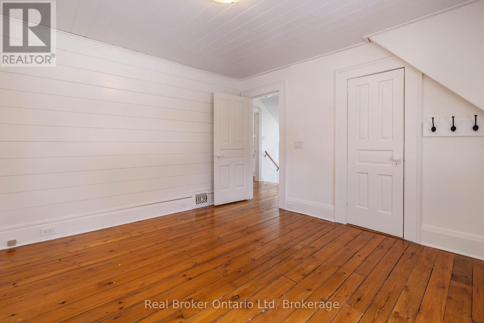 303022 GREY 15 ROAD - 26