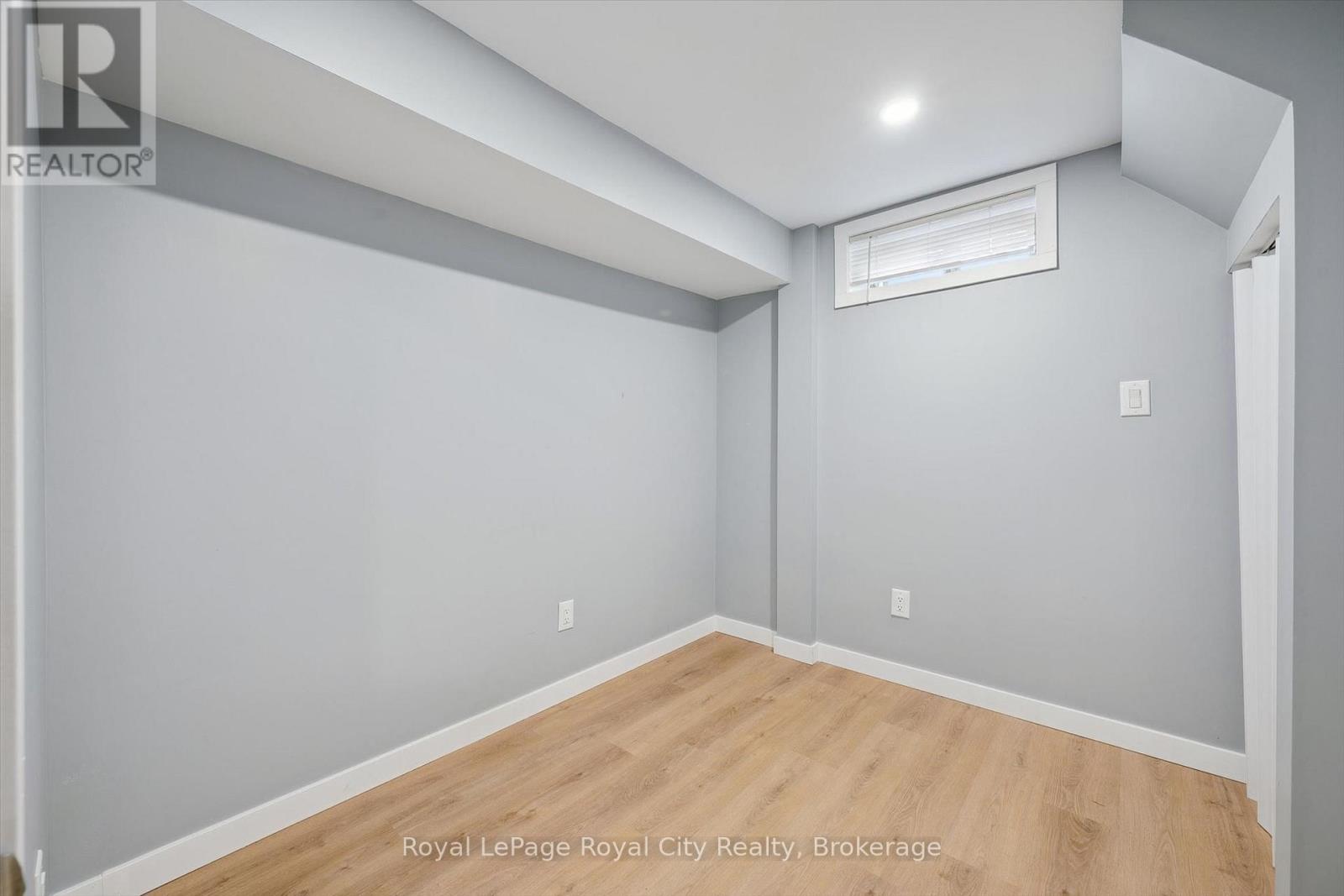 216 STEVENSON STREET N - Image 25