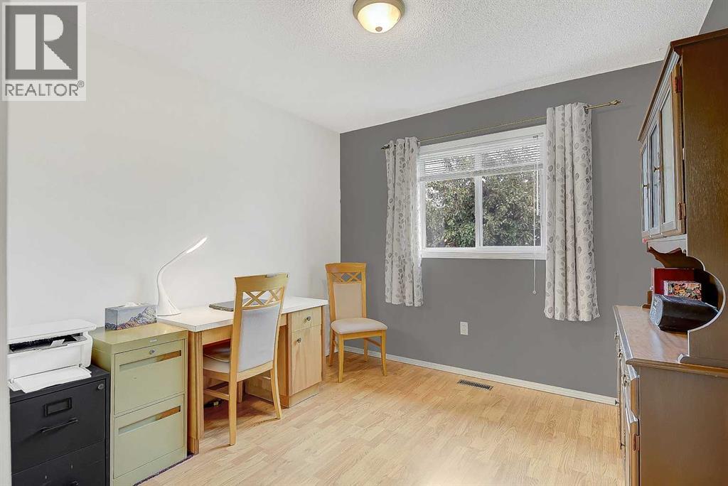 8935 105 Avenue - Image 15