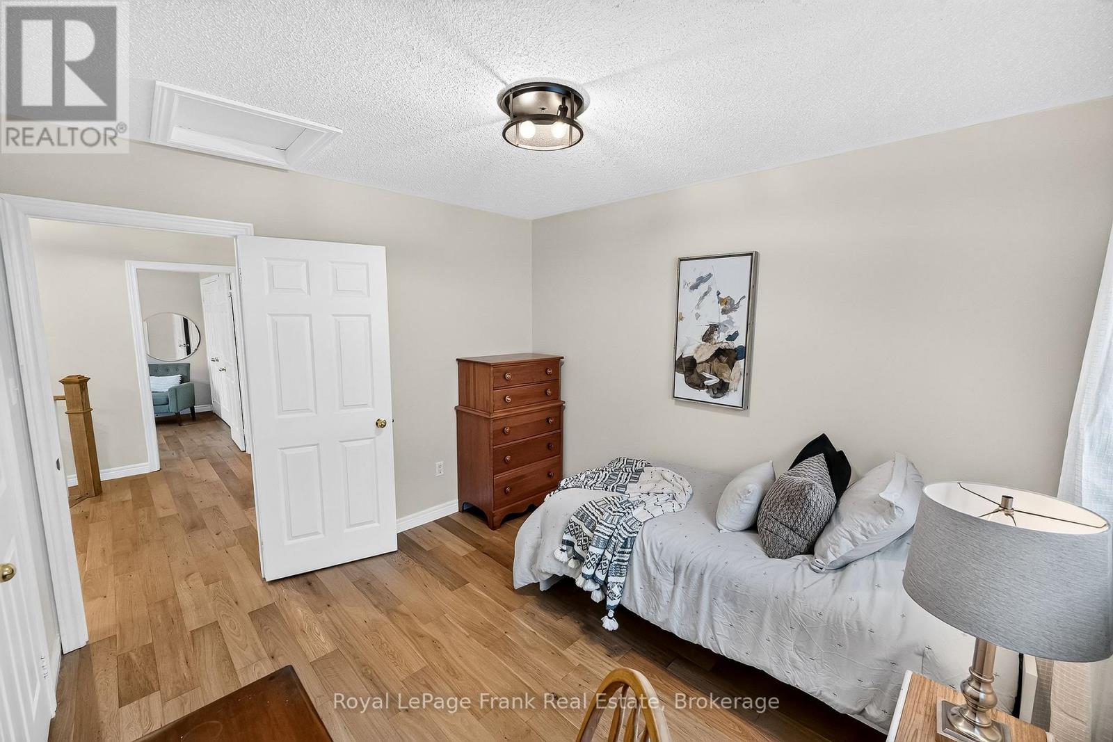 459 VICTORIA STREET - Image 30