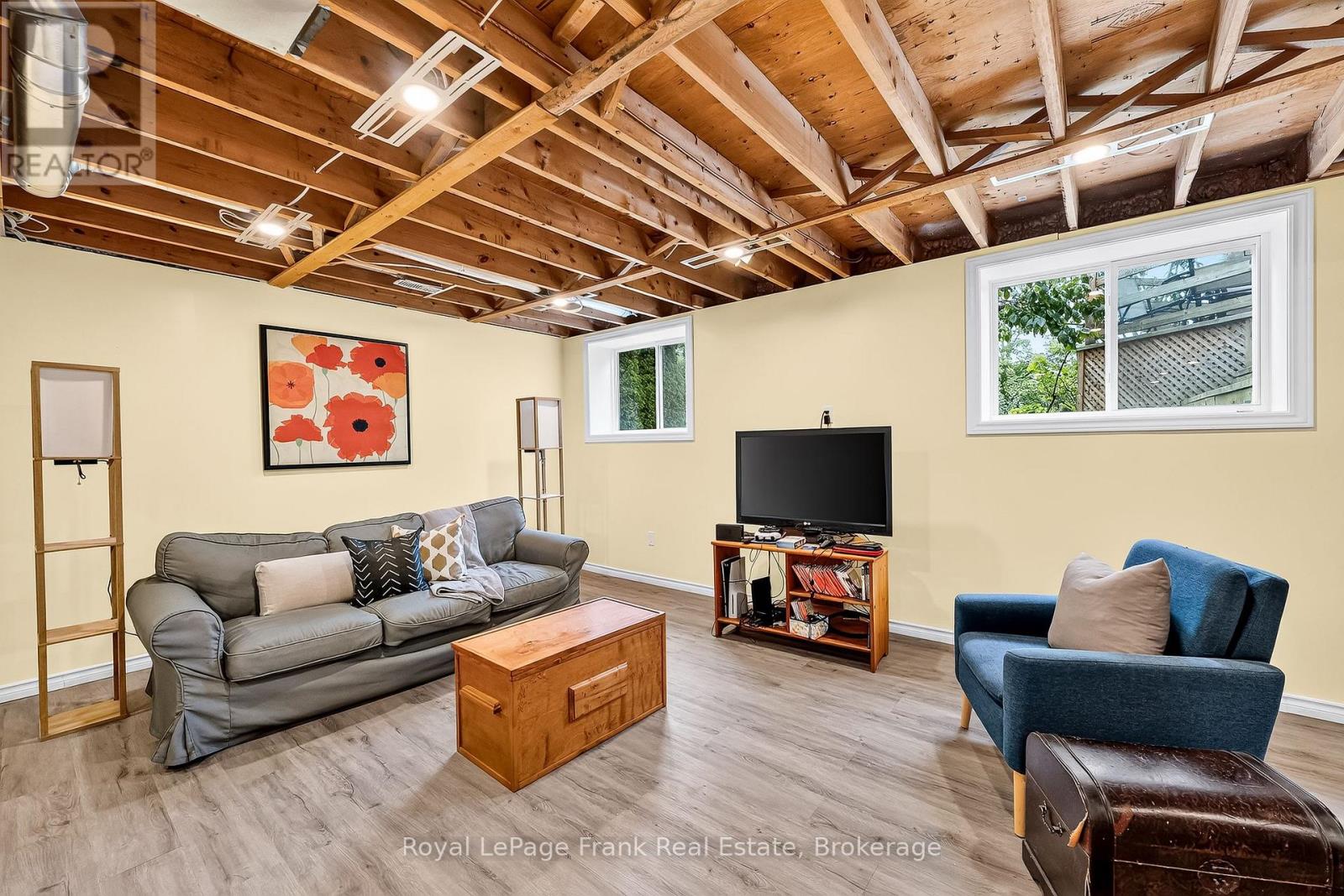 459 VICTORIA STREET - Image 35