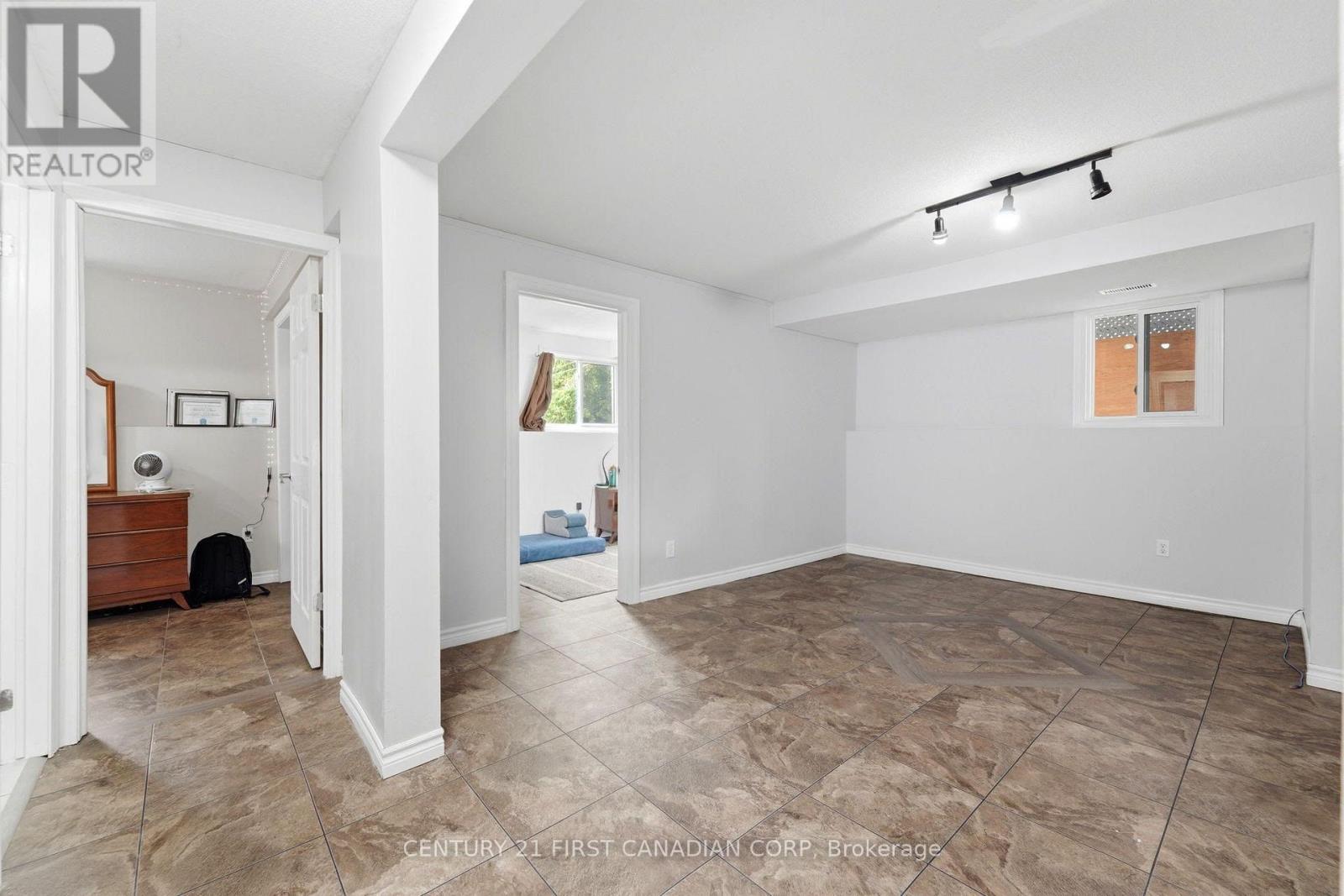71 EDWARD STREET - 18