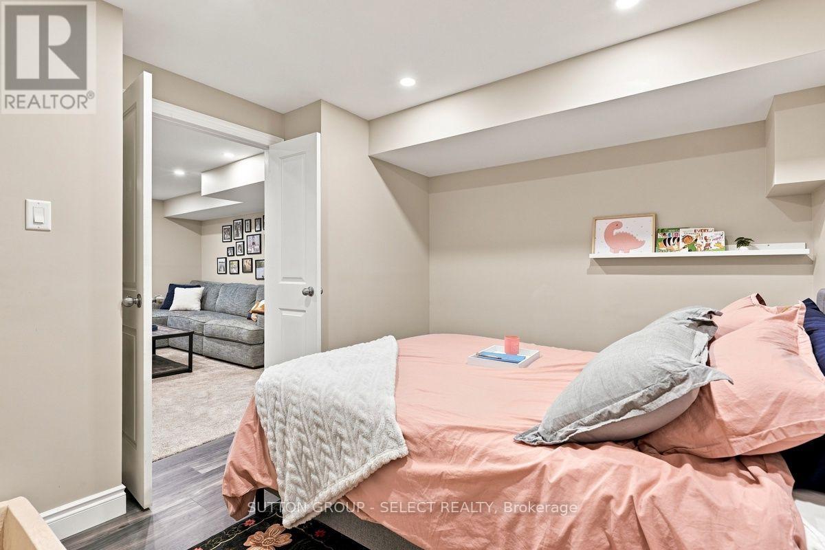 1168 BAIRD STREET - 24