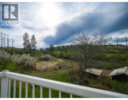 327 97a Highway, Spallumcheen, BC V0E1B6 Photo 41