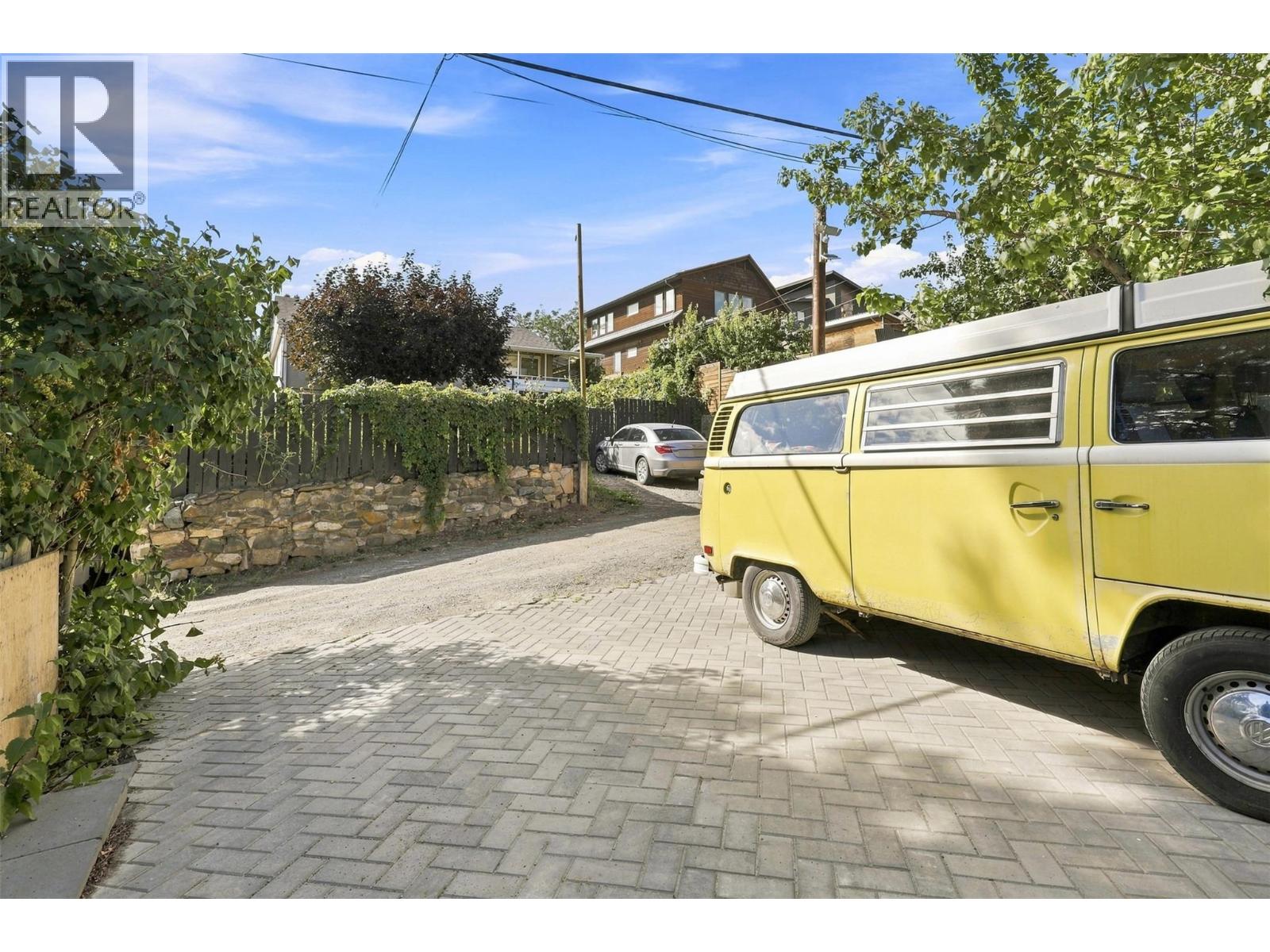 675 DOMINION Street - 40