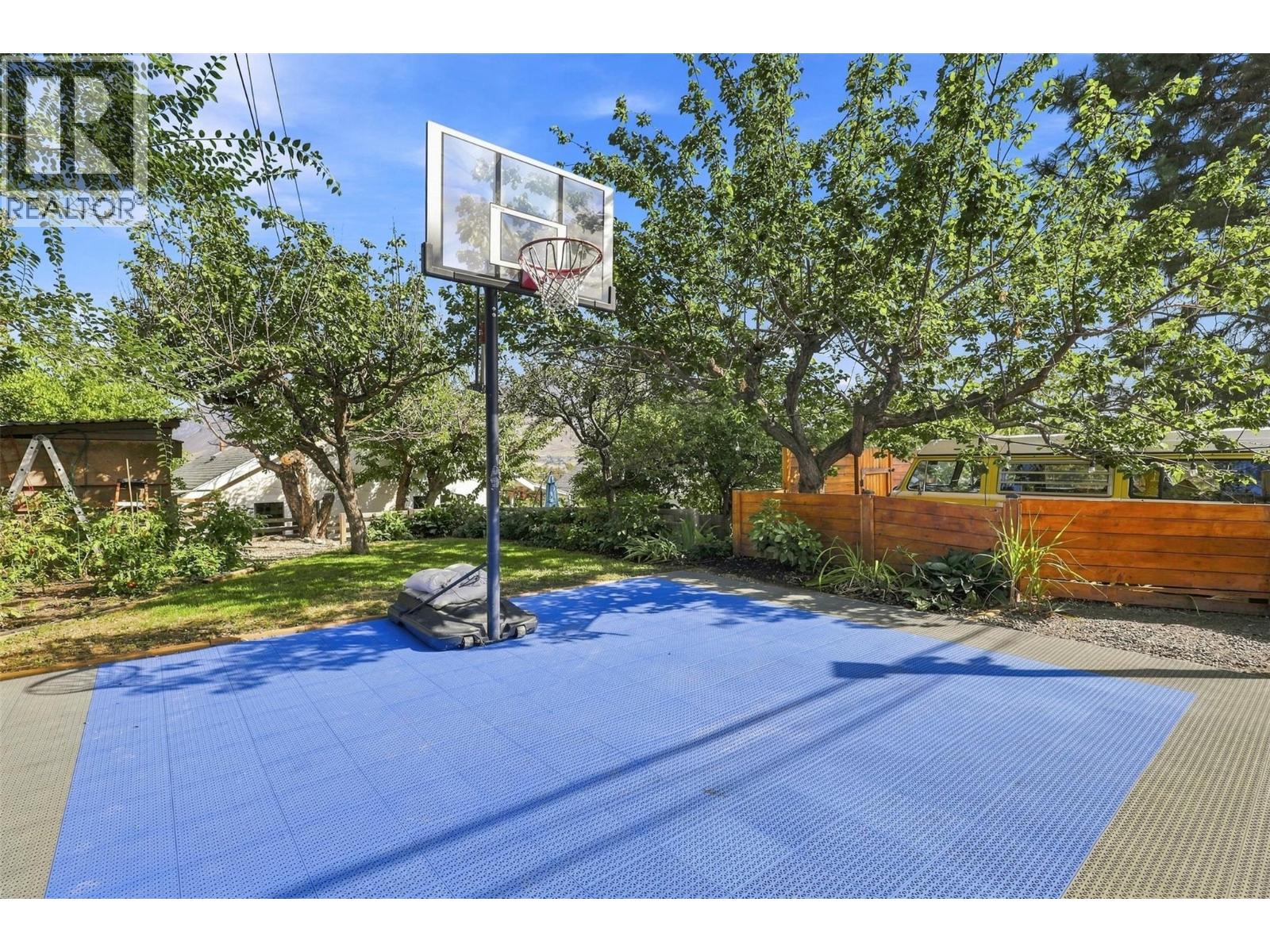 675 DOMINION Street - Image 39