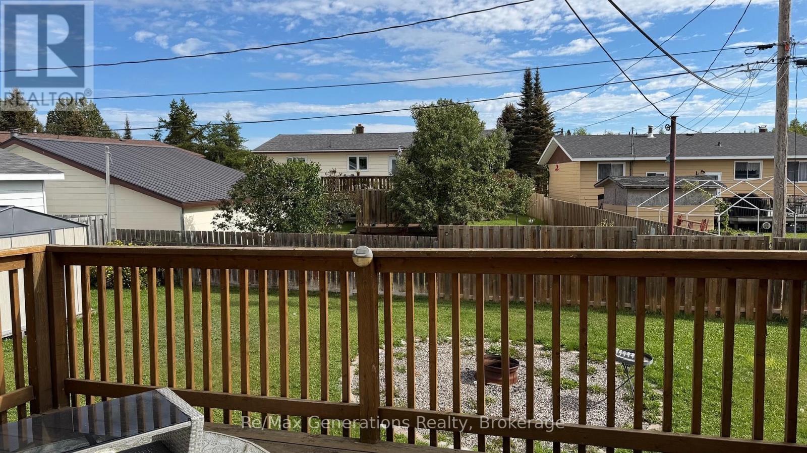 37 SOUTHRIDGE CRESCENT N - 17