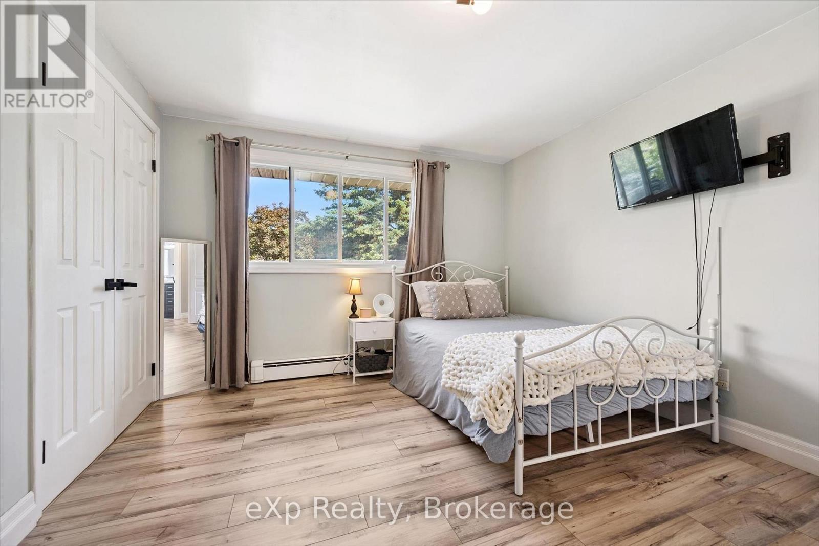 17 CARMINE PLACE - 24
