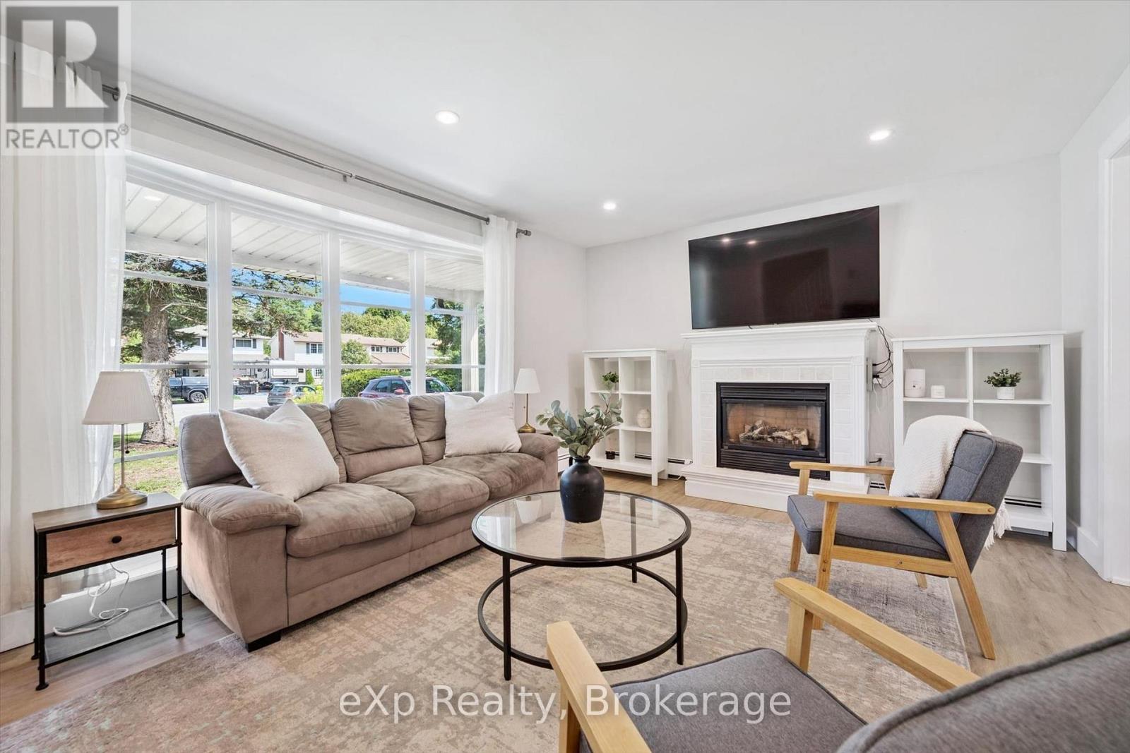 17 CARMINE PLACE - Image 8