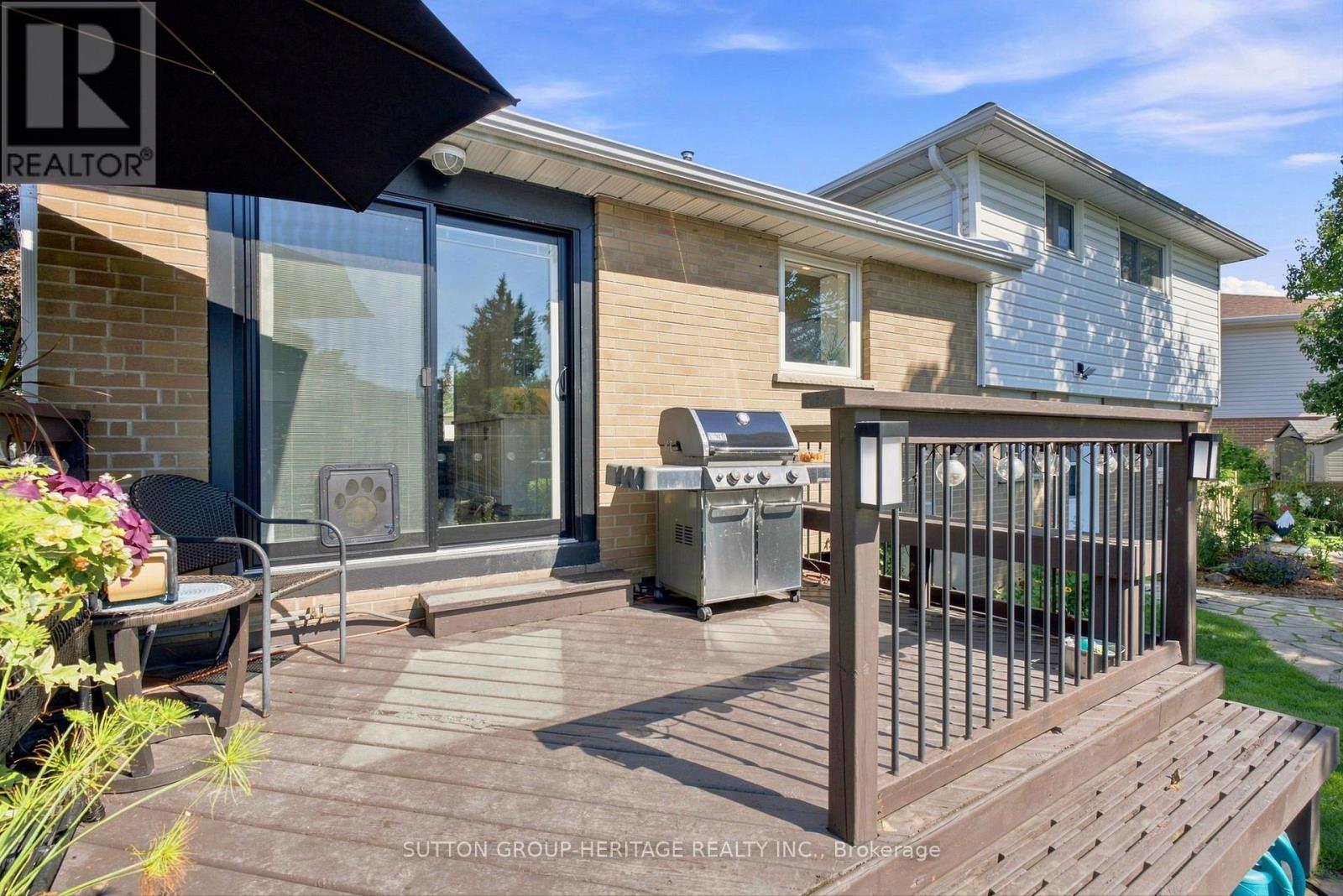 843 CARNATION COURT - 26
