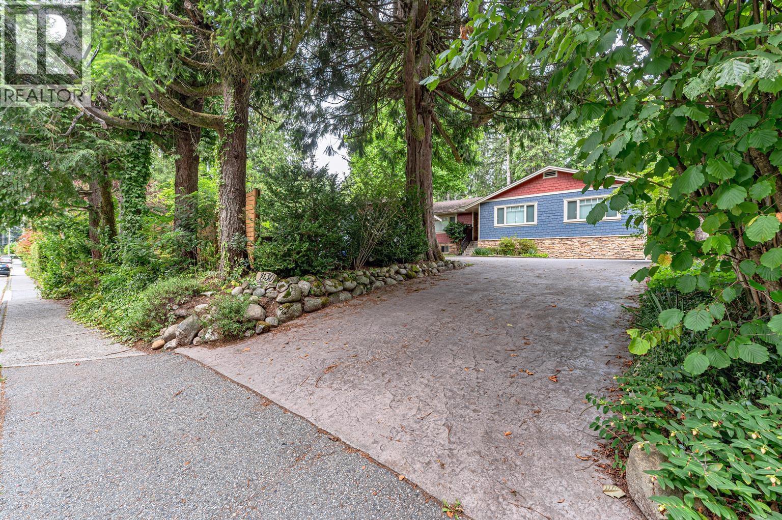 1130 HANDSWORTH ROAD, North Vancouver — photo 2