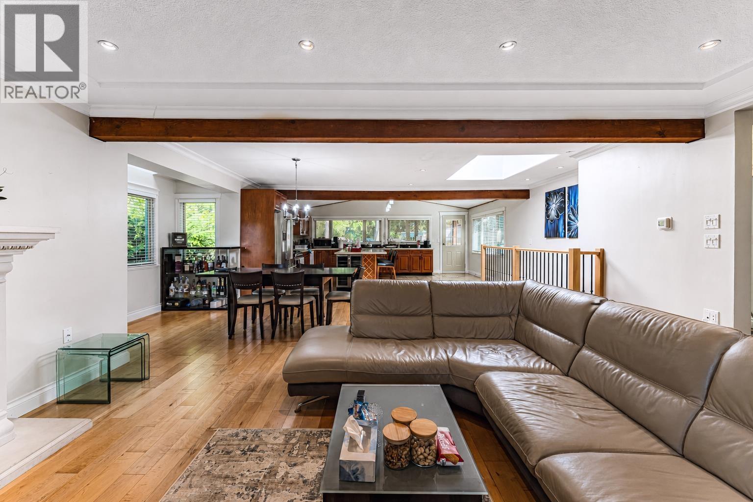 1130 HANDSWORTH ROAD, North Vancouver — photo 5