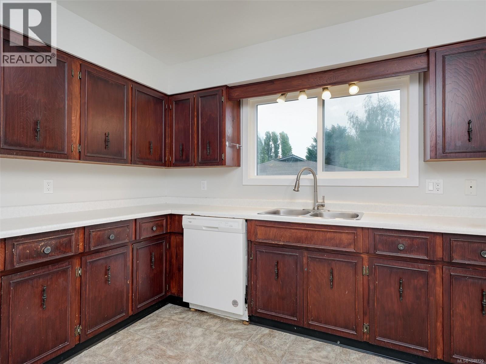  4468 Fairmont Place, Saanich