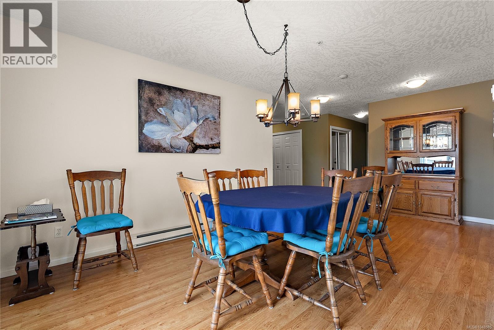 301 2440 Oakville Avenue, Sidney