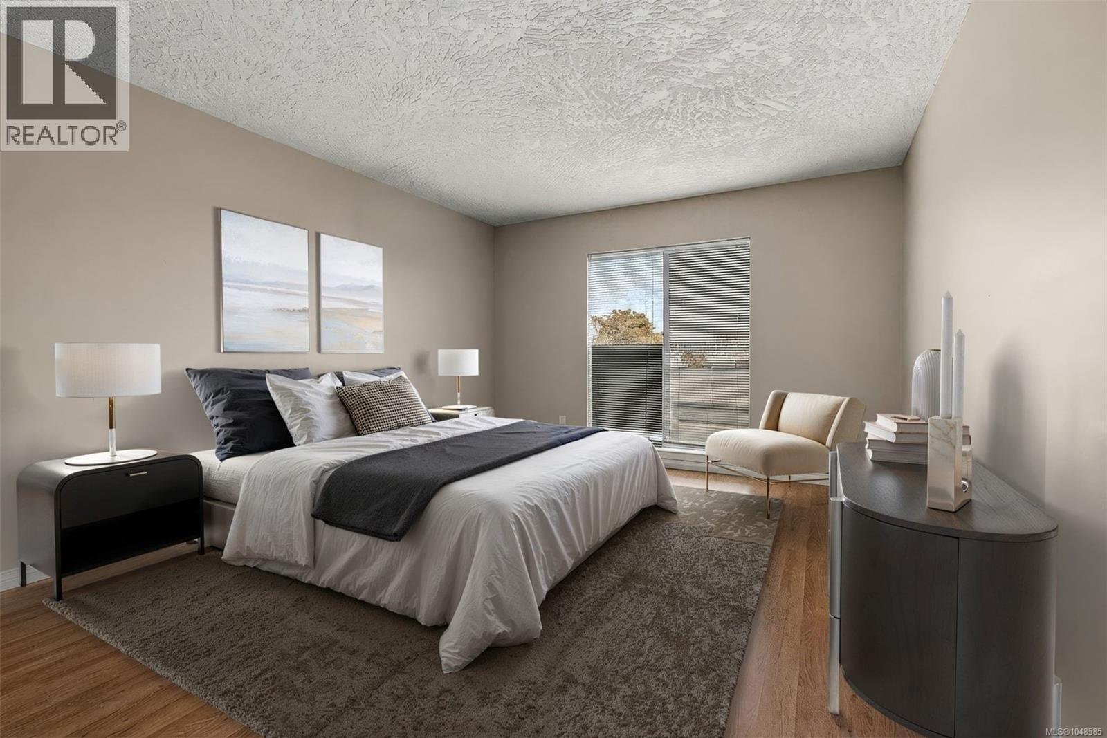 301 2440 Oakville Avenue, Sidney