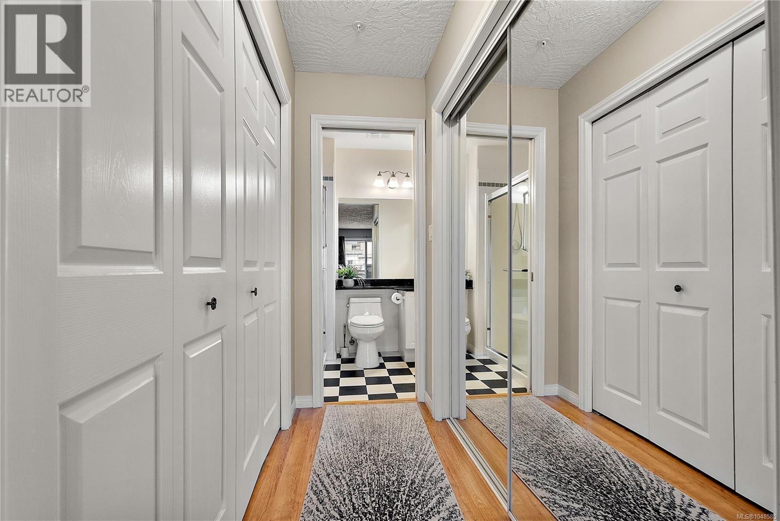 #301 2440 Oakville Ave - 21