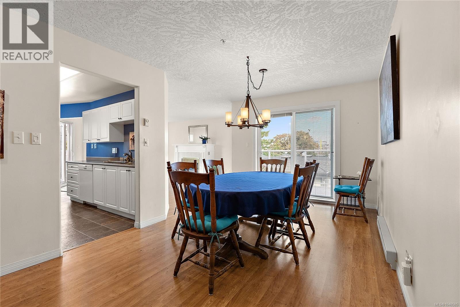 #301 2440 Oakville Ave - 5