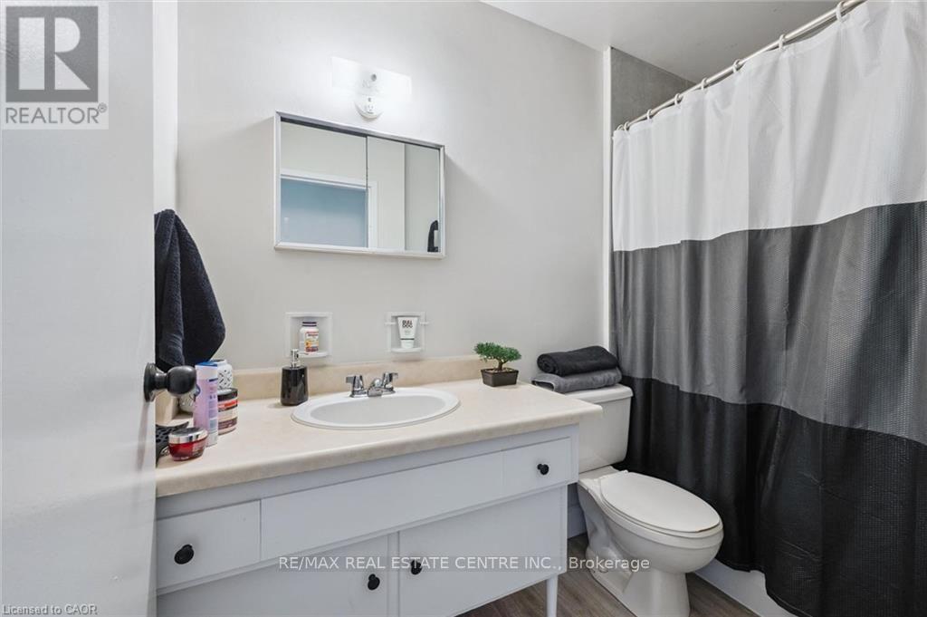 25 WALTON AVENUE - 9