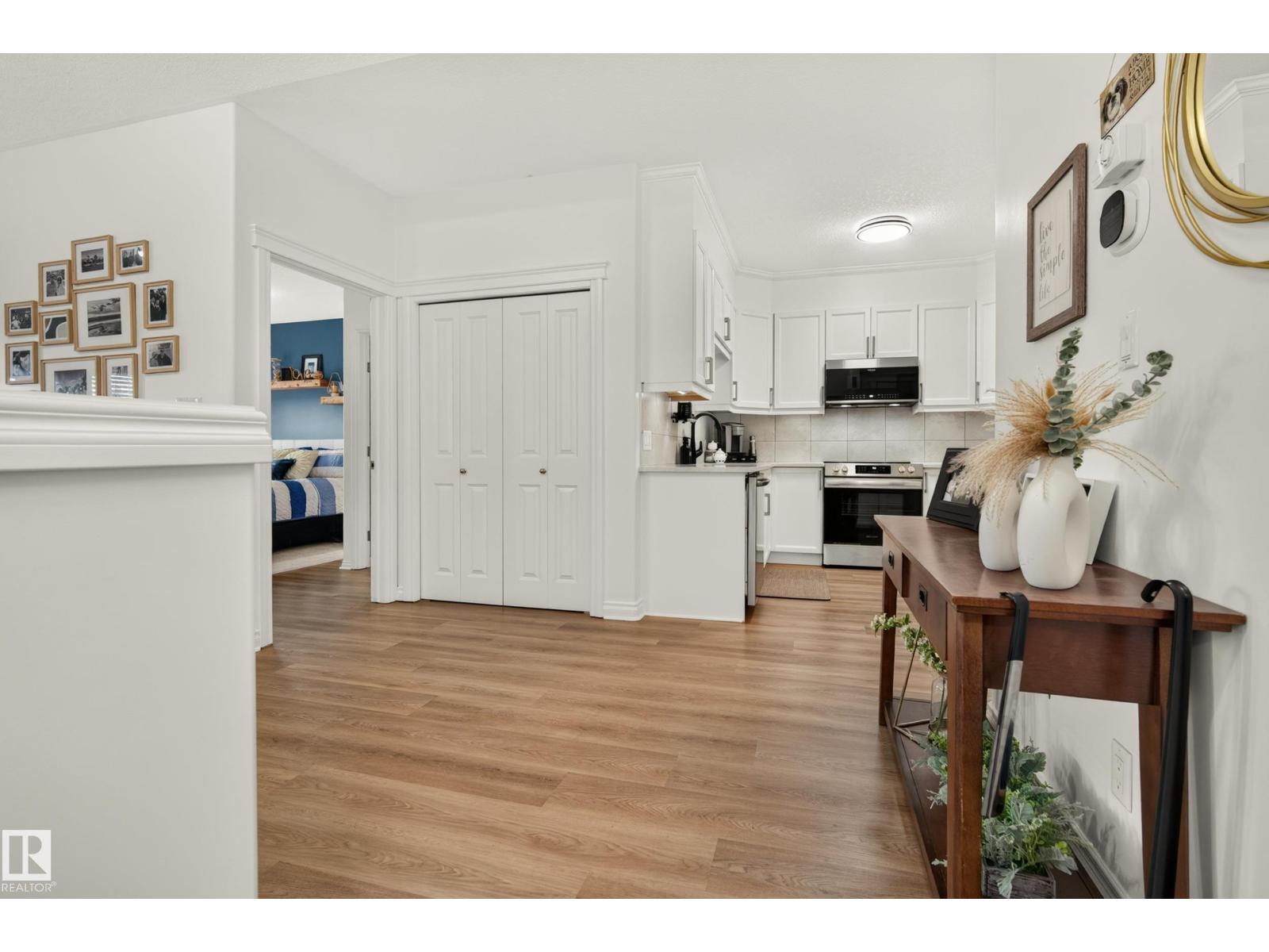 #9 175 MCCONACHIE DR NW - 6