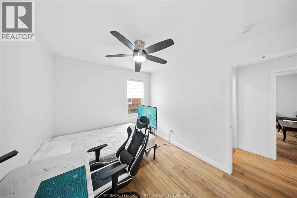 3495 LONGFELLOW AVENUE - 35