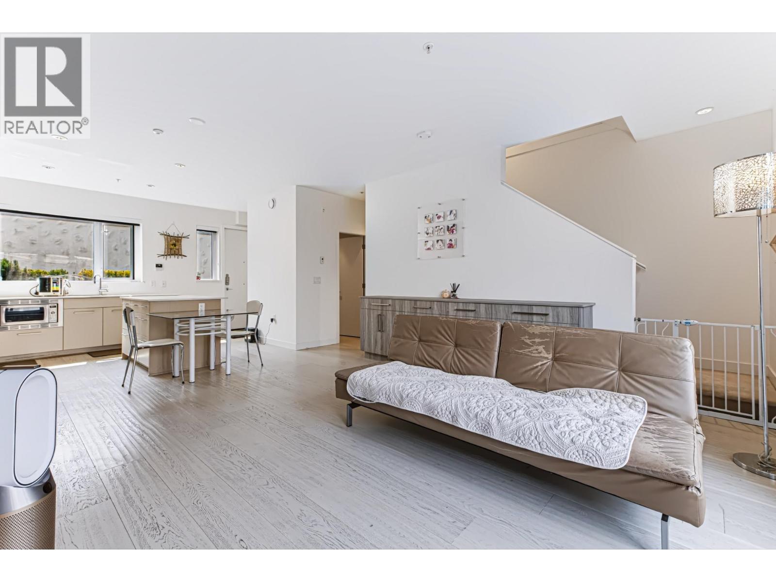 #2 589 KING EDWARD Avenue, Vancouver, British Columbia, V5Z2C4, Vancouver, British Columbia — photo 3 of 5