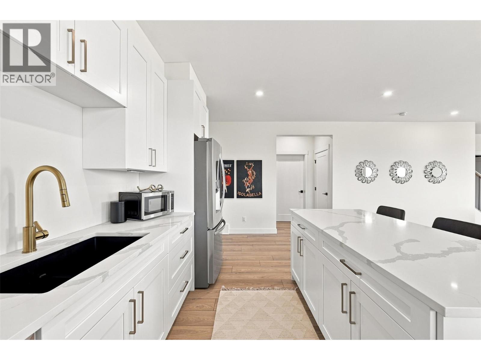2486 HIGHLANDS Drive - Image 70