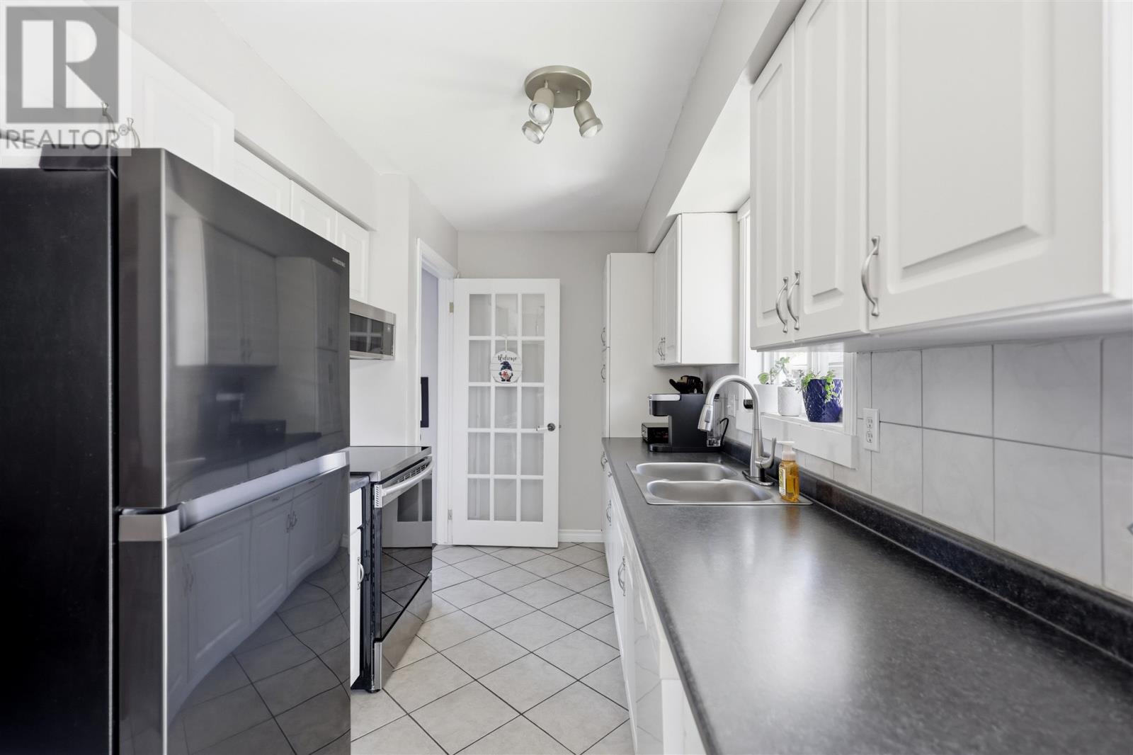 936 North ST - 11