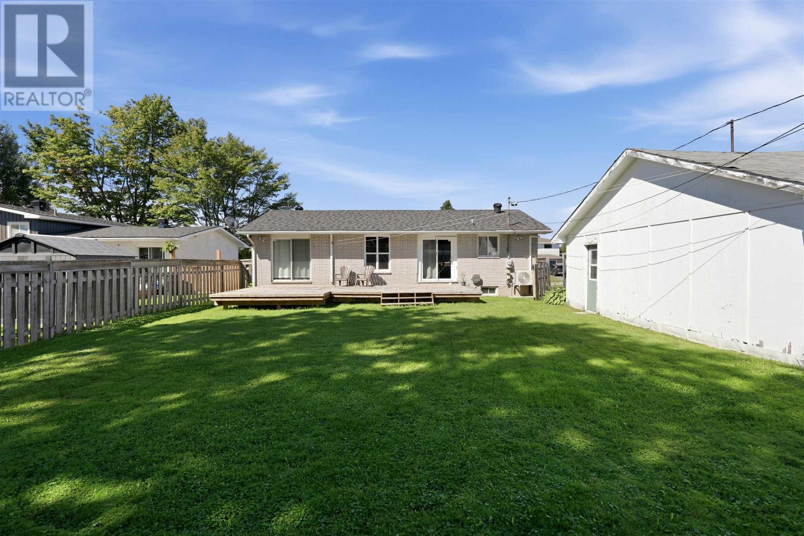 936 North ST - 37