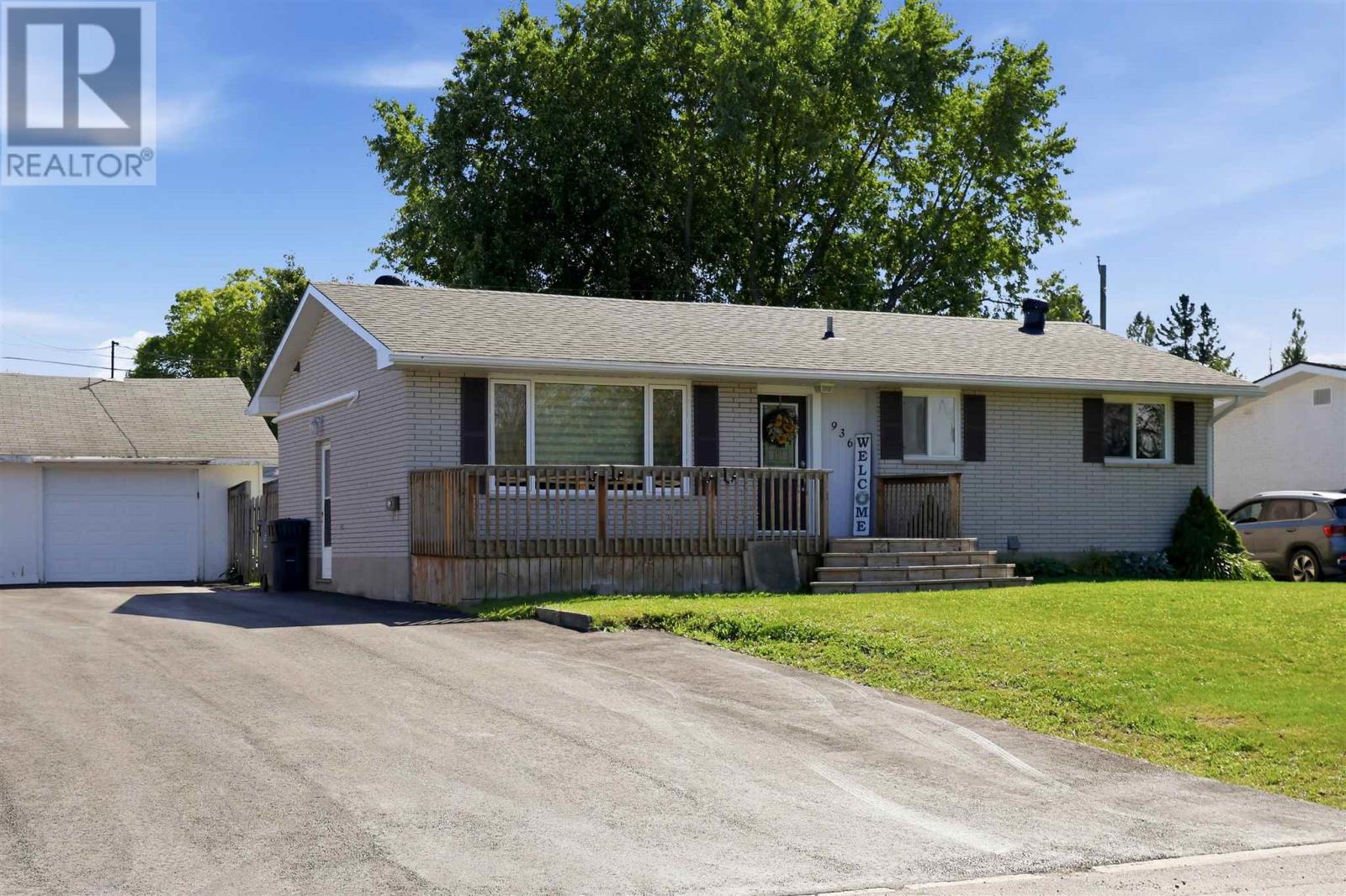 936 North ST - 39