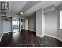 1007 - 300 Webb Drive, Mississauga, ON L5B3W3 Photo 10