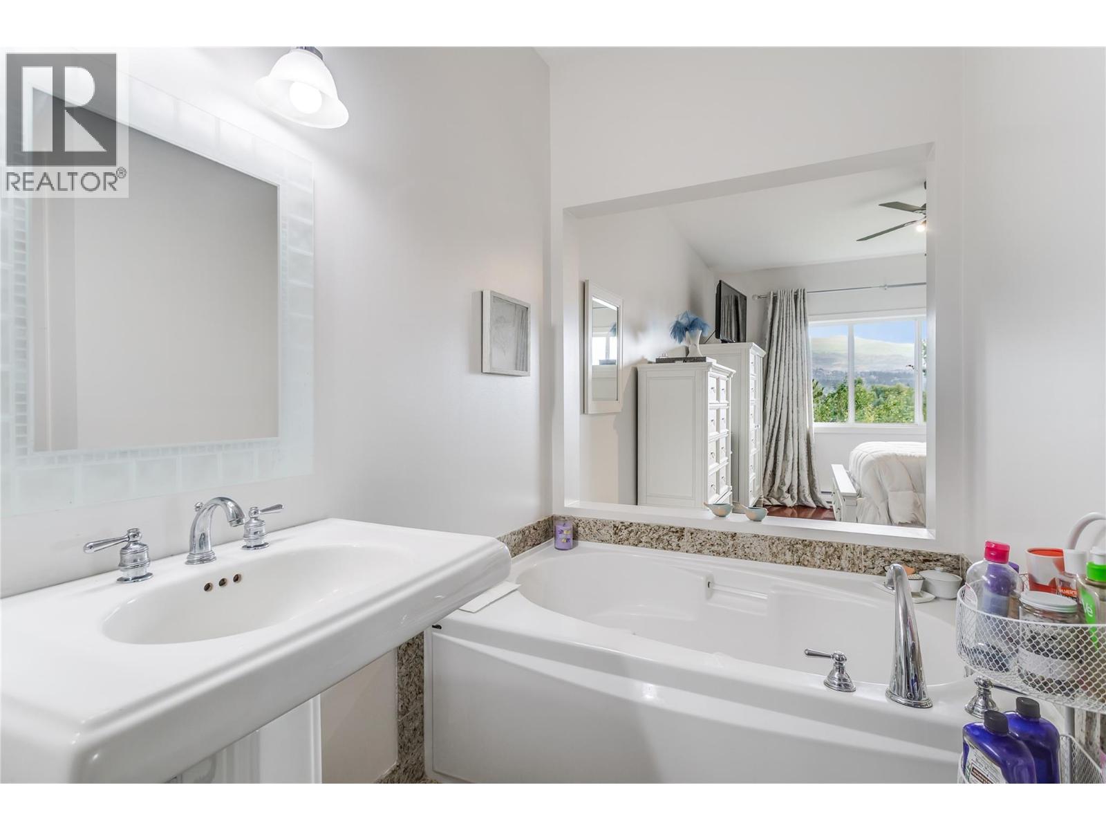 406 680 Lequime Road, Kelowna