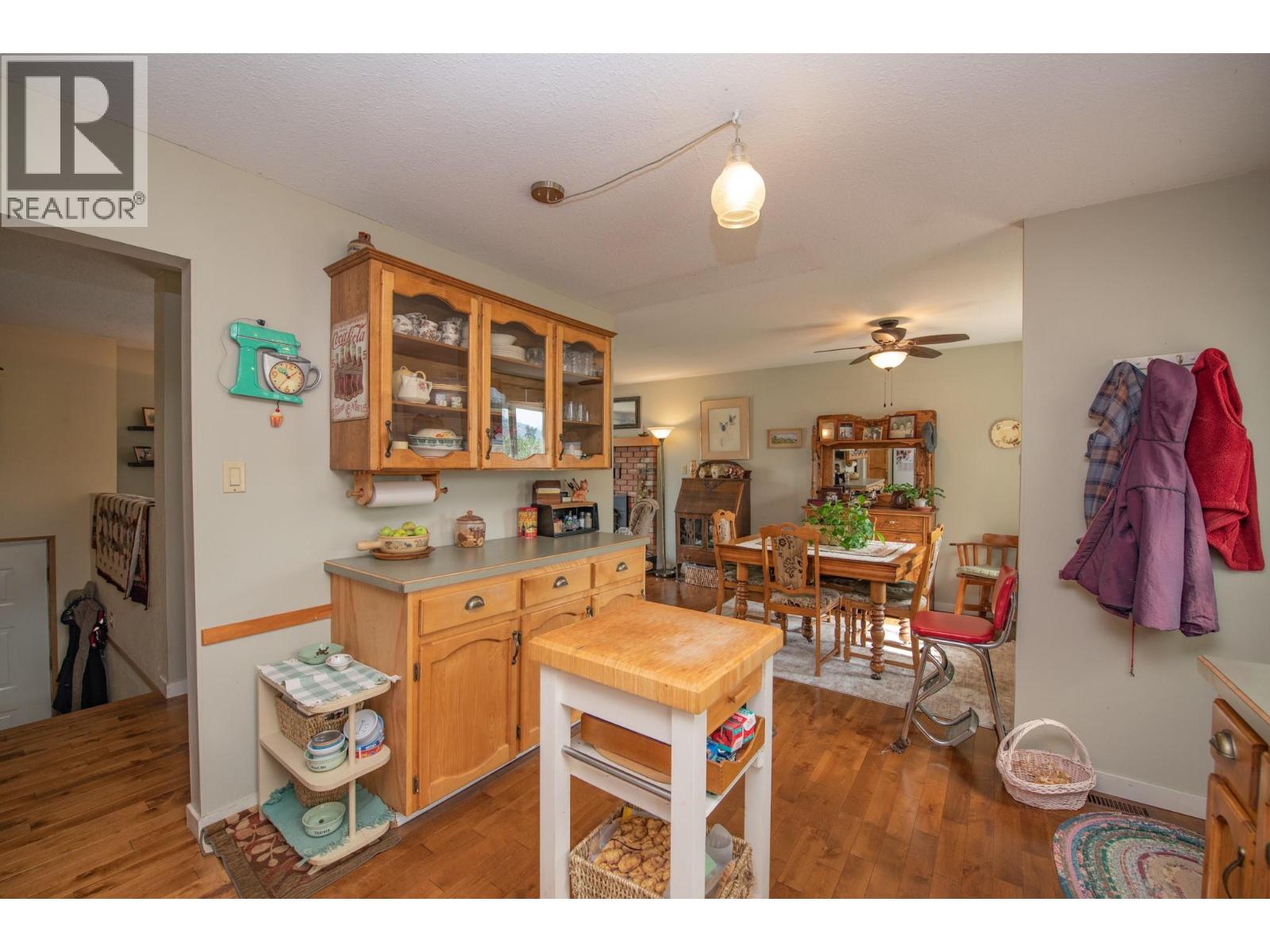 759 Heather Road - 9