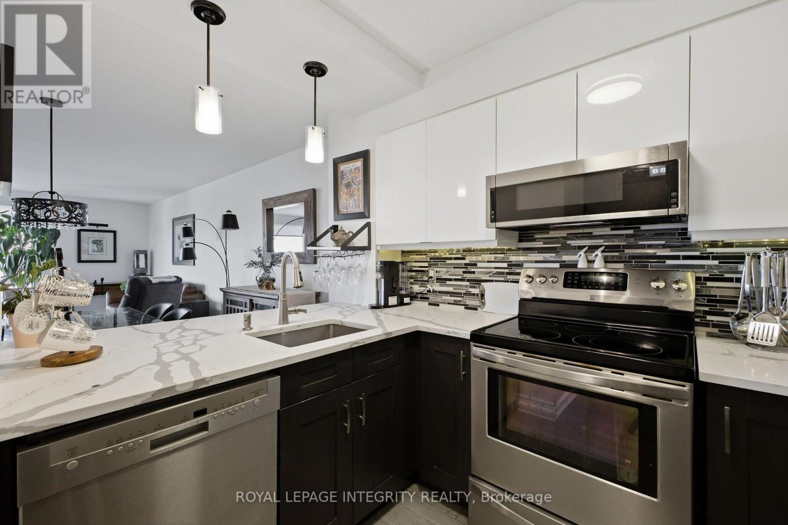2 Bed, 2 Bath Apartment for Sale in Ottawa – 803 – 545 ST LAURENT BOULEVARD, Ottawa – MLS# X13746070 - Image 8