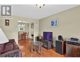 46 Curtiss Avenue thumbnail 8
