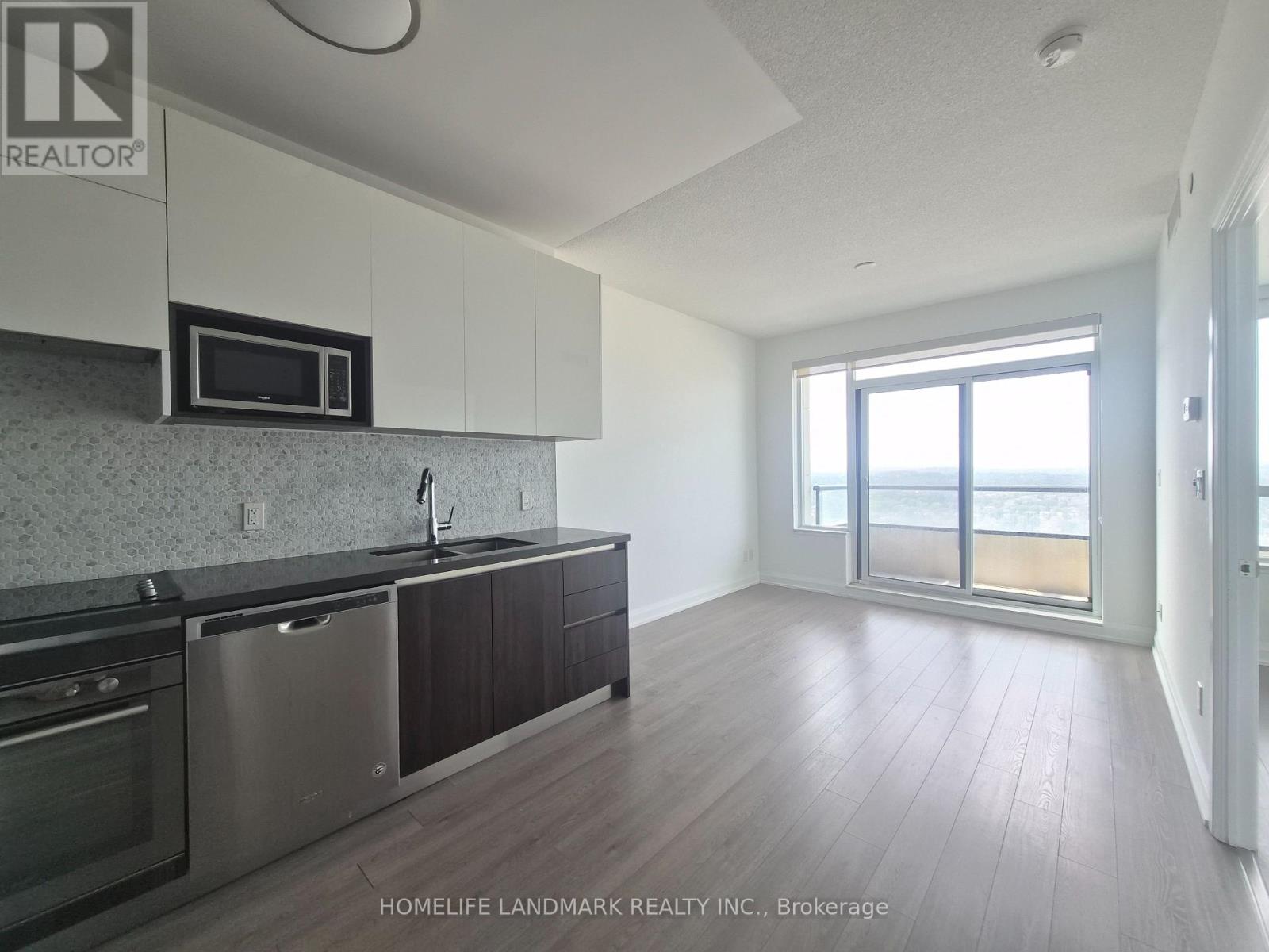 #2811 15 Water Walk Drive, Markham (Unionville), Ontario, L6G0G2, Markham (Unionville), Ontario — photo 2 of 5