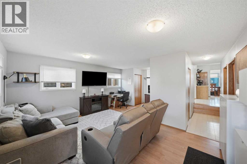Listing photo – 113 Rupert Crescent, Red Deer
