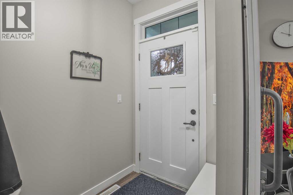 Listing photo – 5697 45 Avenue, Lacombe