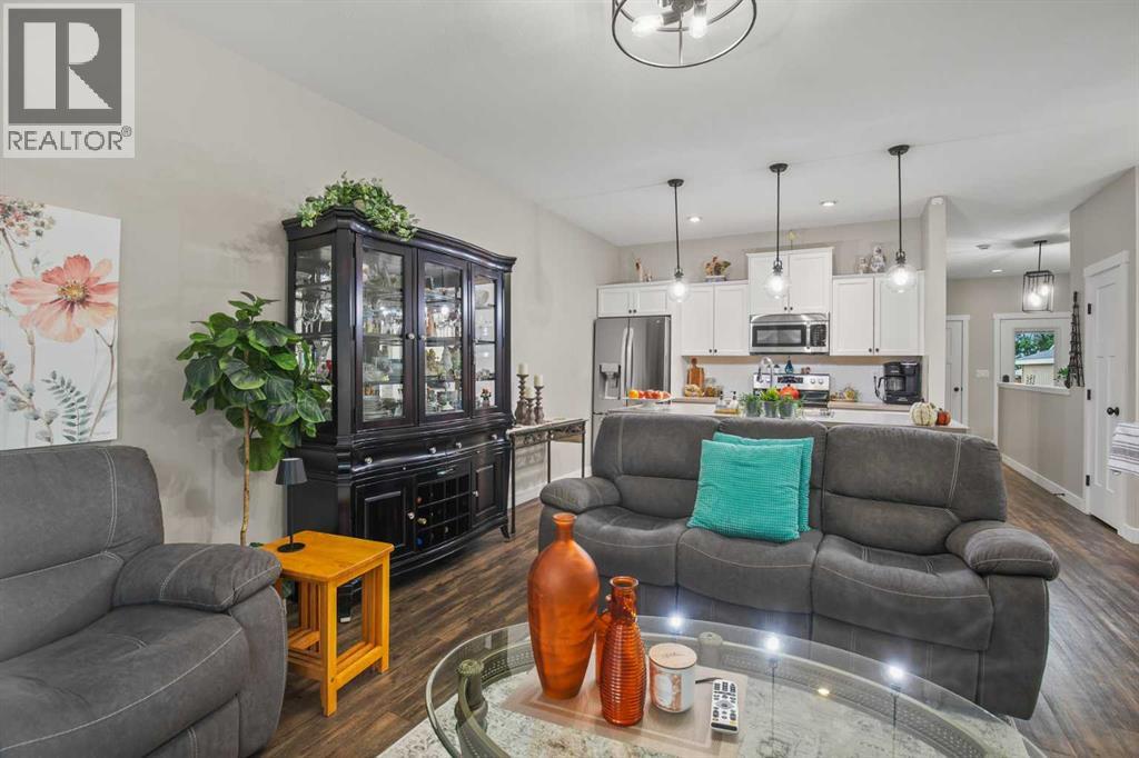 Listing photo – 5697 45 Avenue, Lacombe