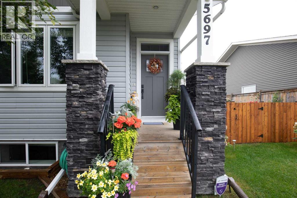 5697 45 Avenue - 3