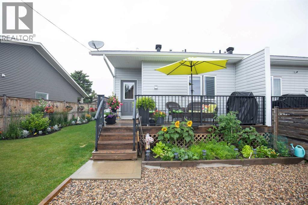 5697 45 Avenue - 4