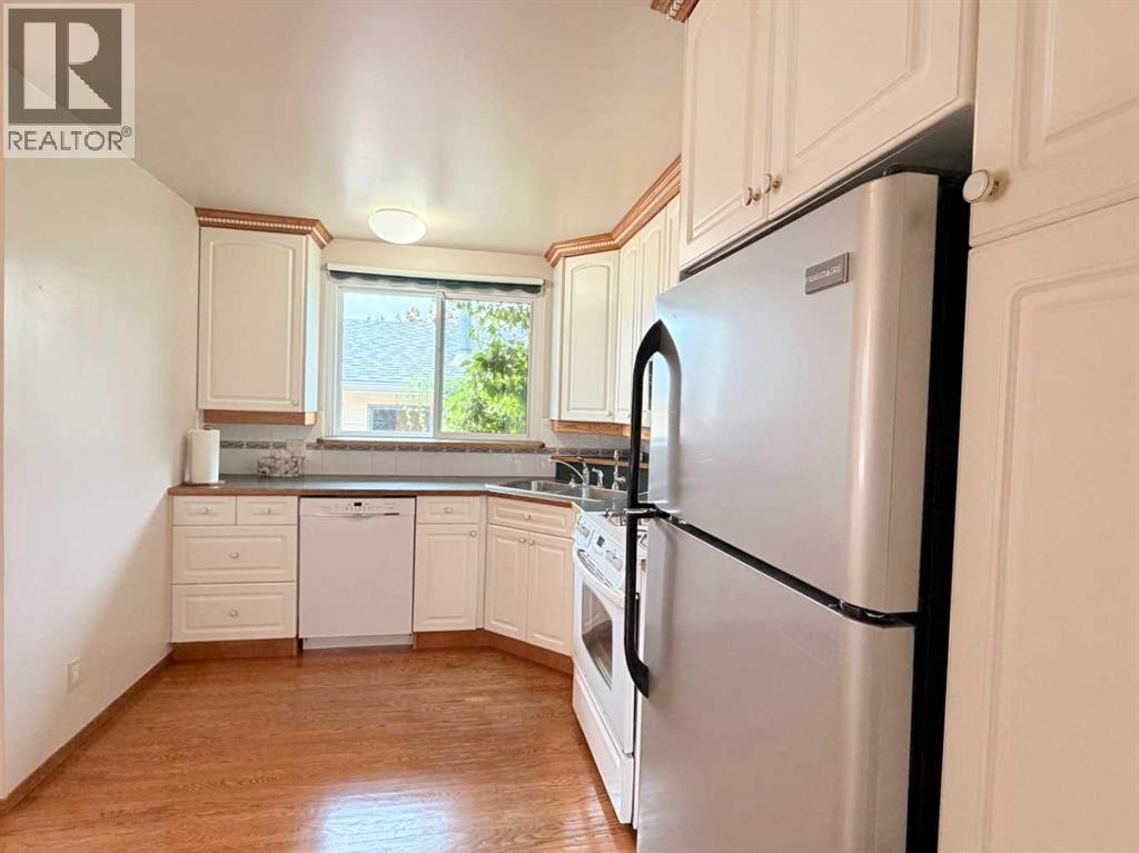 Listing photo – 5103 40 Street, Innisfail