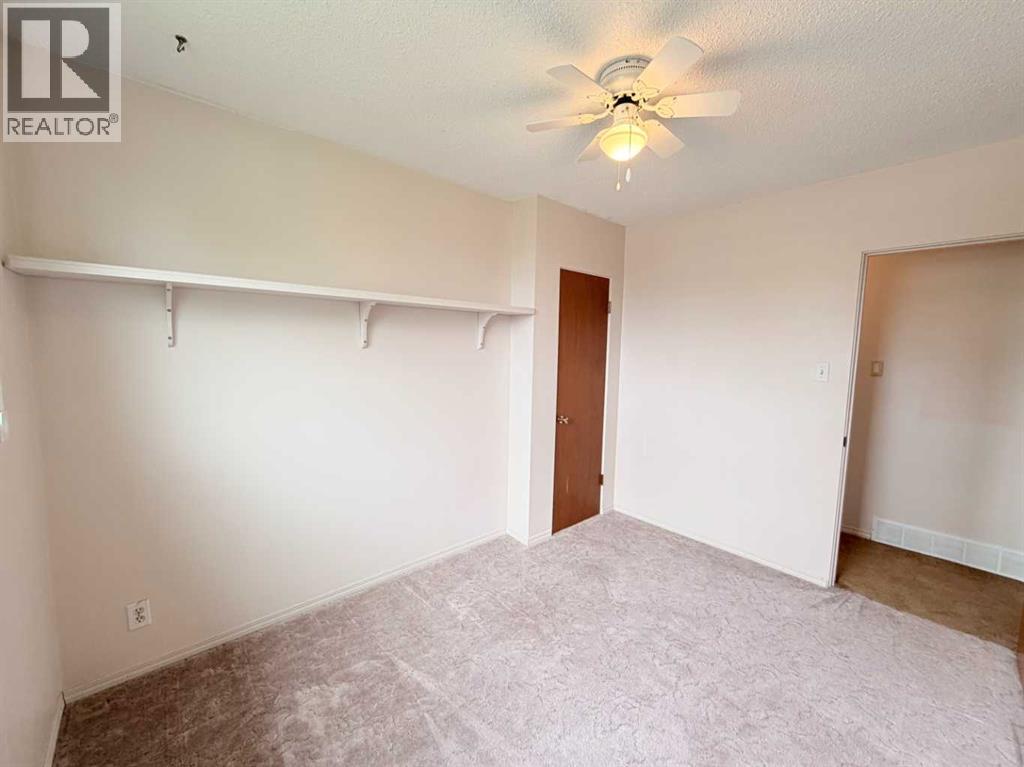 Listing photo – 5103 40 Street, Innisfail