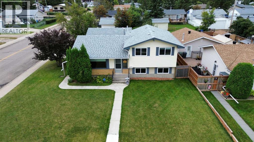 Listing photo – 5103 40 Street, Innisfail