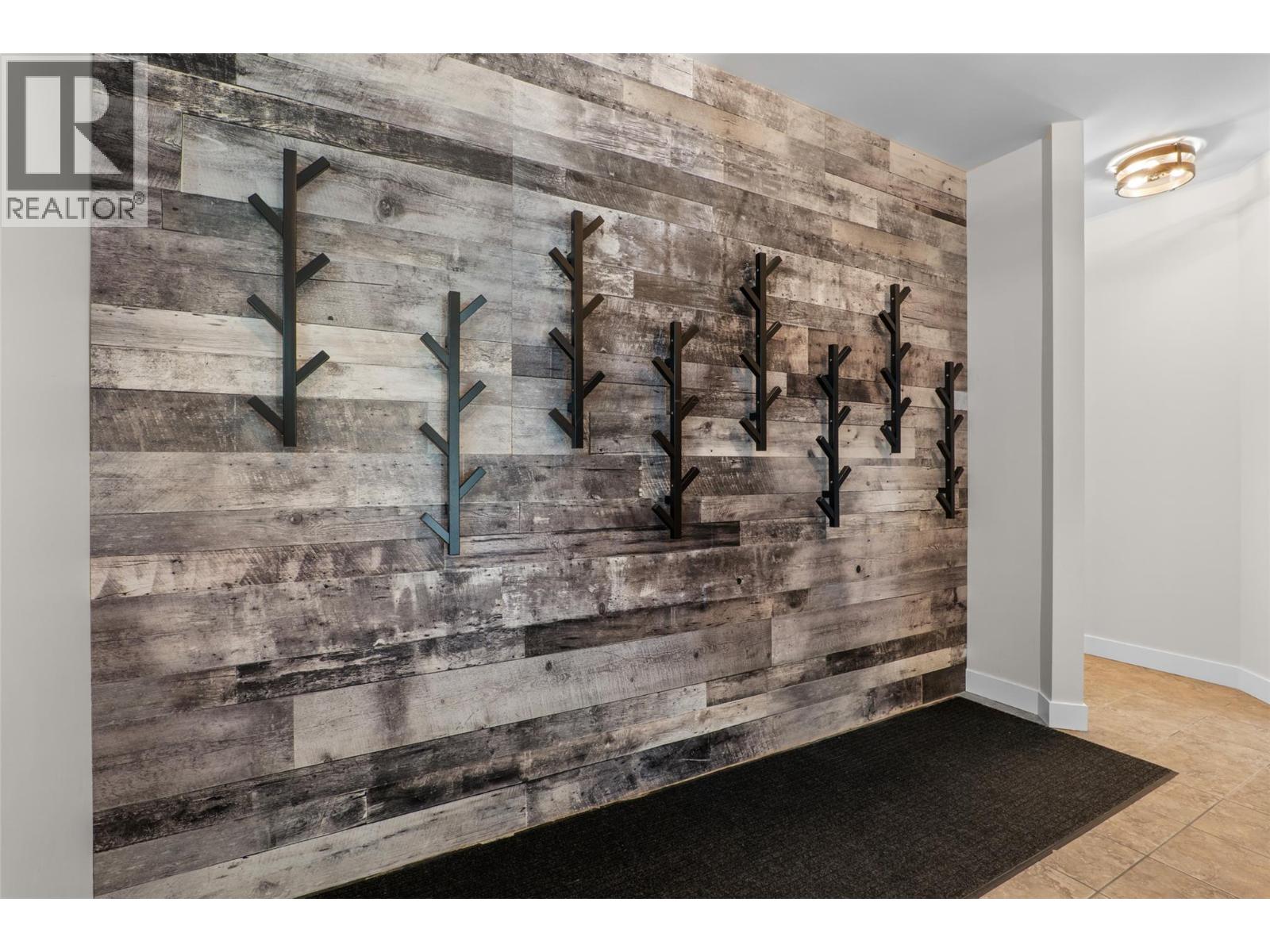1324 BURFIELD Drive, Kamloops, British Columbia, V0E5N0, Kamloops, British Columbia — photo 4 of 5