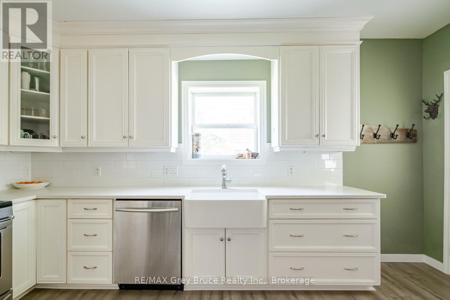 105 MAIN STREET - 11