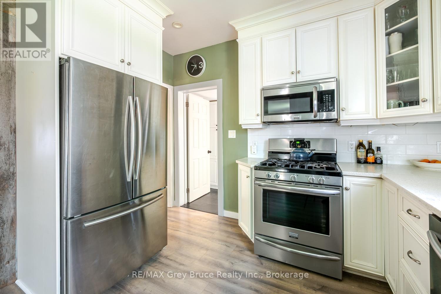 105 MAIN STREET - 14