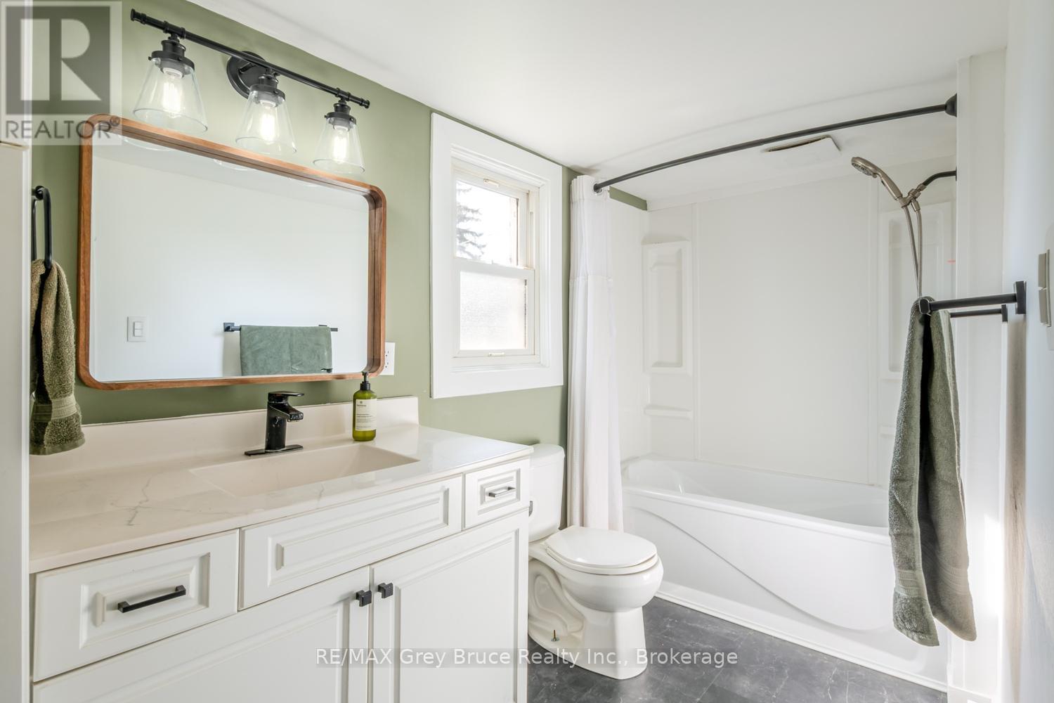 105 MAIN STREET - 18