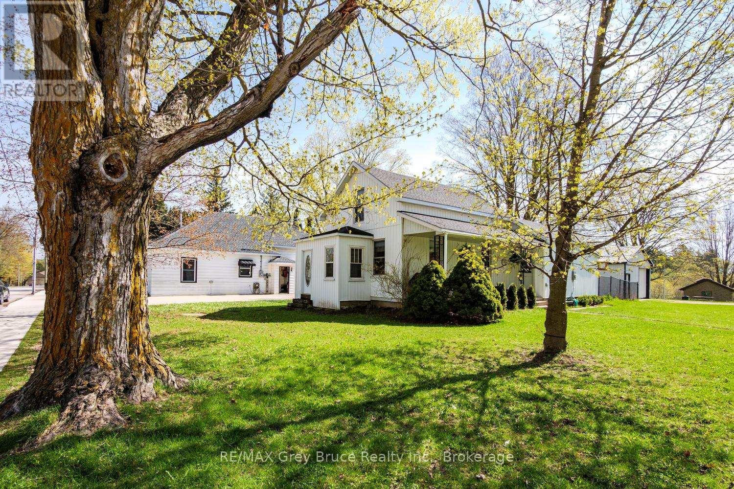 105 MAIN STREET - 2