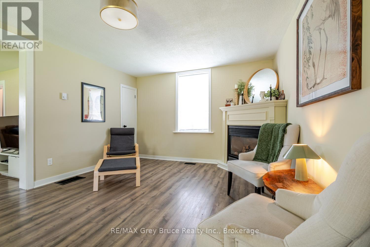 105 MAIN STREET - Image 24